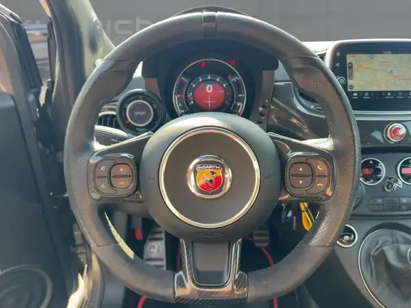 ABARTH 595 (9/15)