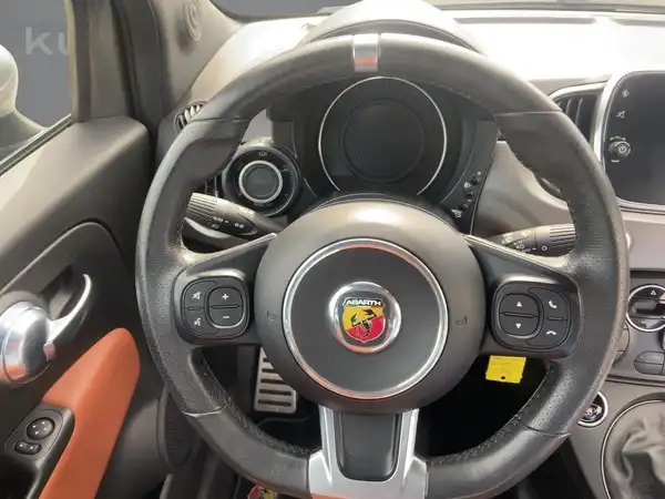 ABARTH 595 (9/15)
