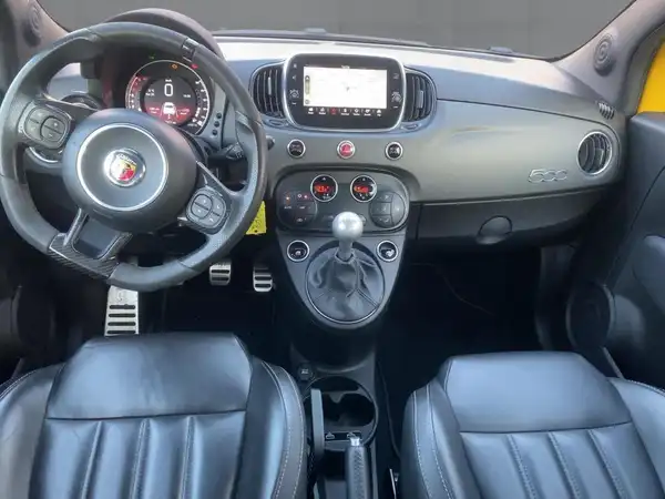 ABARTH 595 (8/15)