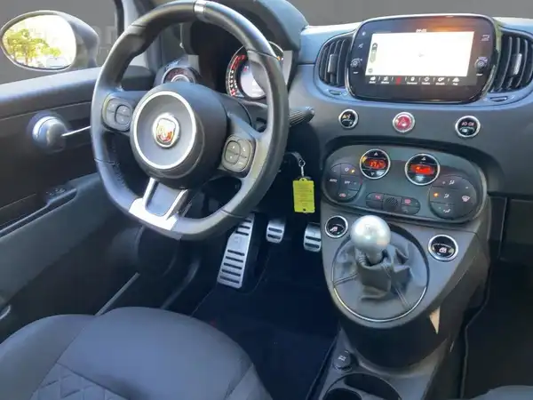 ABARTH 595 (8/15)