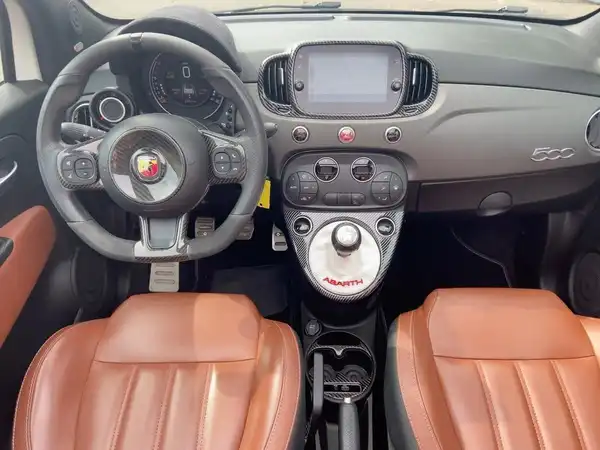 ABARTH 595C (11/15)