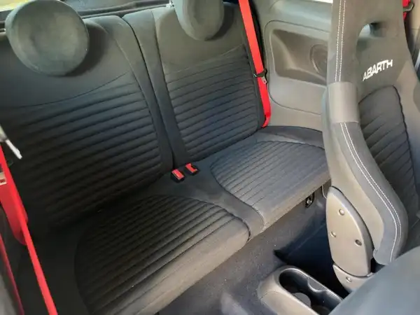 ABARTH 695 (12/15)