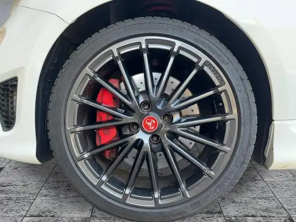 ABARTH 695 (7/15)