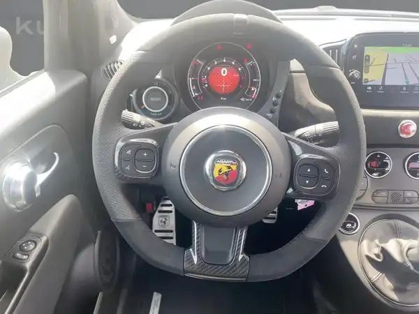 ABARTH 695 (9/15)