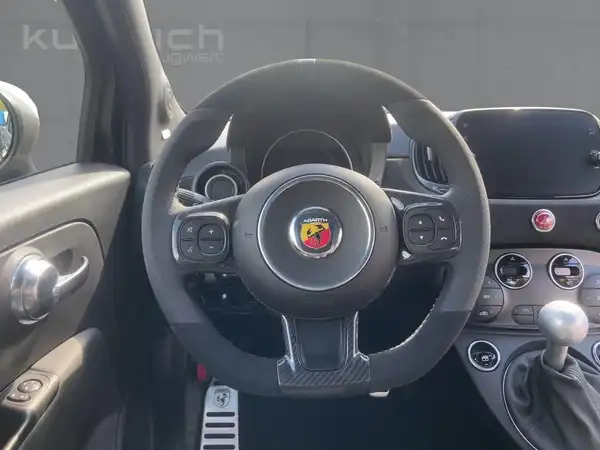 ABARTH 695 (9/15)