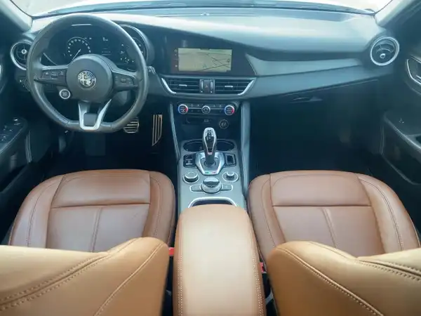 ALFA ROMEO GIULIA (11/15)