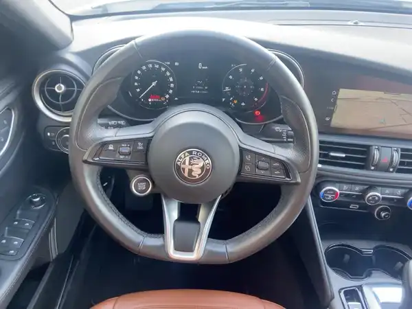 ALFA ROMEO GIULIA (12/15)