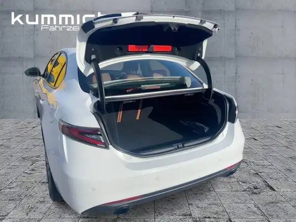 ALFA ROMEO GIULIA (10/15)