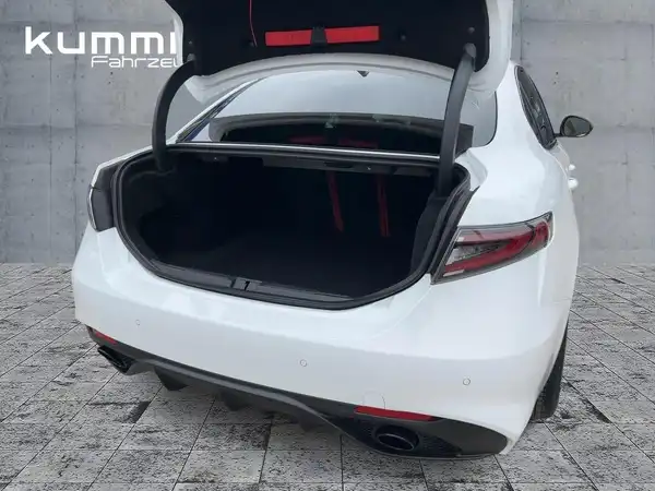 ALFA ROMEO GIULIA (13/15)