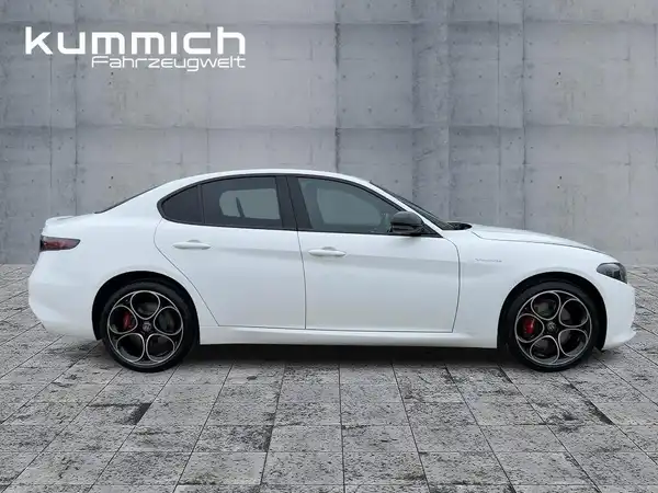 ALFA ROMEO GIULIA (3/15)