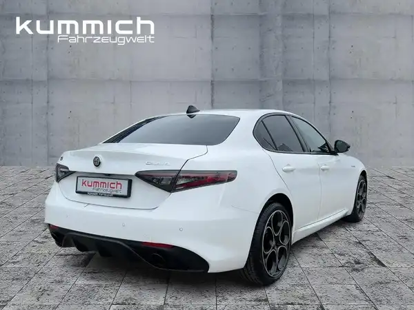 ALFA ROMEO GIULIA (4/15)