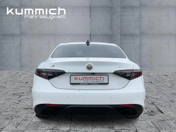 ALFA ROMEO GIULIA (5/15)
