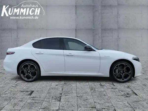 ALFA ROMEO GIULIA (3/15)