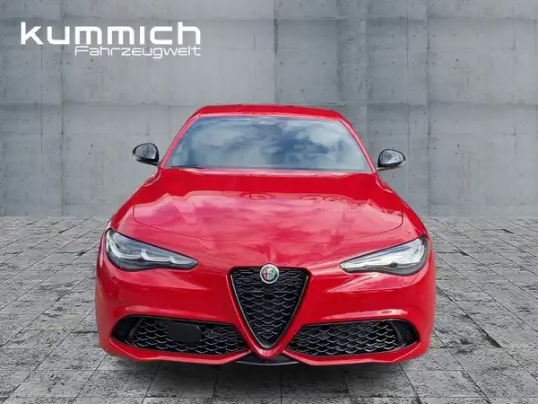 ALFA ROMEO GIULIA (2/15)
