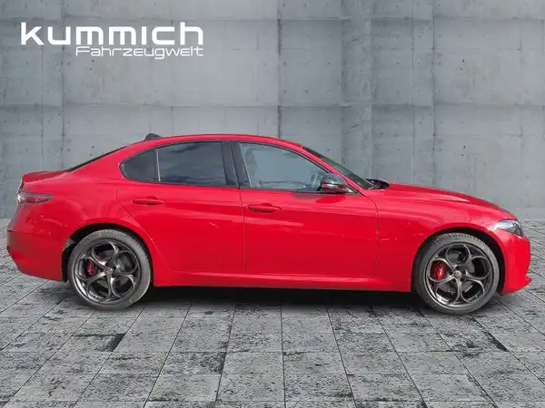 ALFA ROMEO GIULIA (3/15)