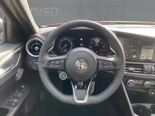 ALFA ROMEO GIULIA (9/15)