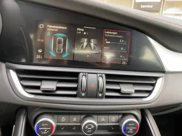 ALFA ROMEO GIULIA (10/15)