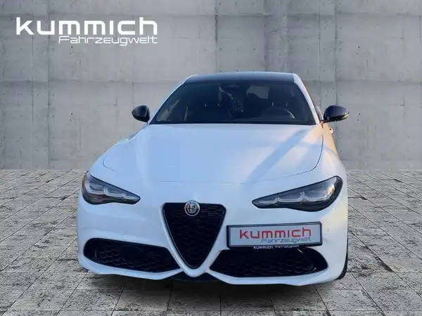 ALFA ROMEO GIULIA (2/15)