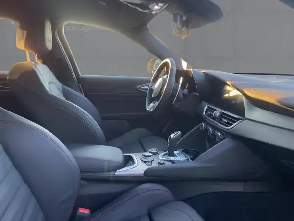 ALFA ROMEO GIULIA (11/15)