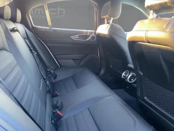 ALFA ROMEO GIULIA (12/15)