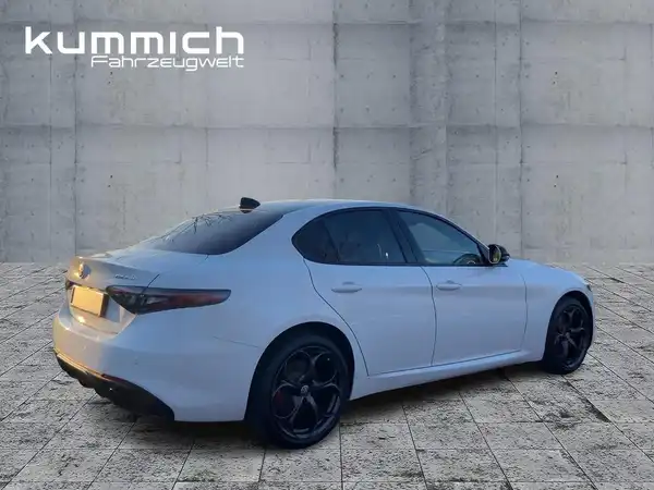 ALFA ROMEO GIULIA (4/15)