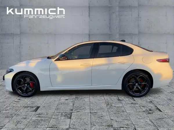 ALFA ROMEO GIULIA (6/15)