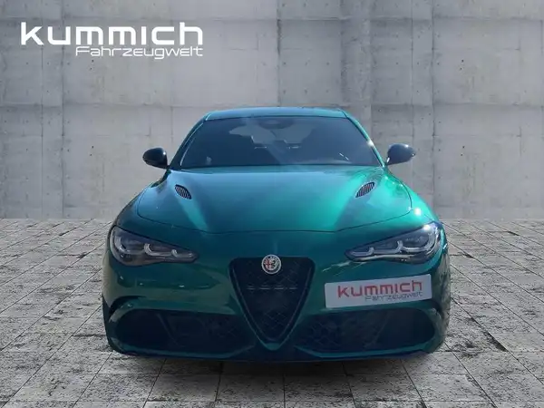 ALFA ROMEO GUILIA QUADRIFOGLIO (2/15)