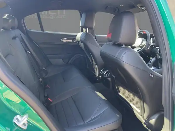 ALFA ROMEO GUILIA QUADRIFOGLIO (12/15)