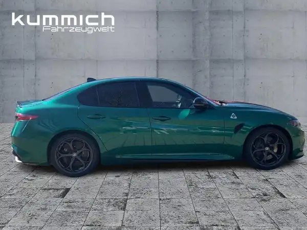 ALFA ROMEO GUILIA QUADRIFOGLIO (3/15)
