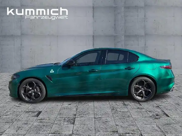ALFA ROMEO GUILIA QUADRIFOGLIO (6/15)