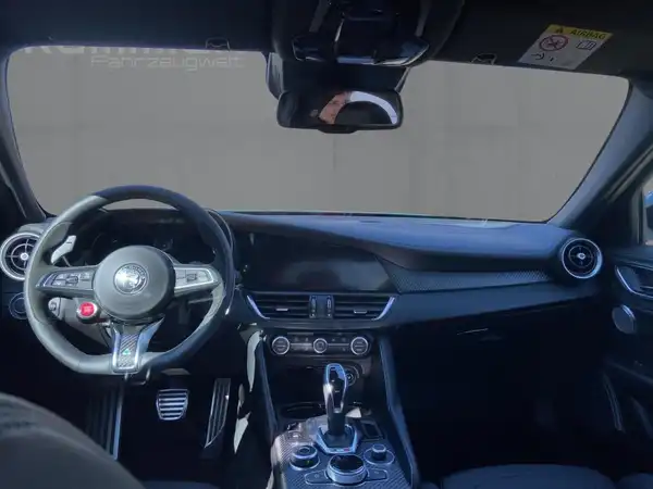ALFA ROMEO GUILIA QUADRIFOGLIO (8/15)