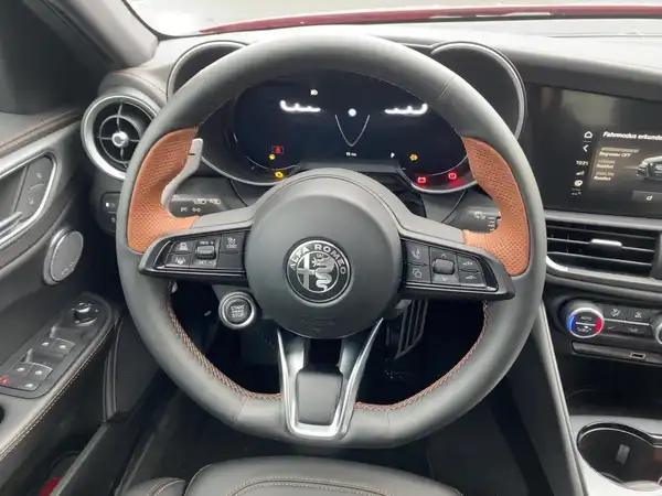 ALFA ROMEO GIULIA (9/15)