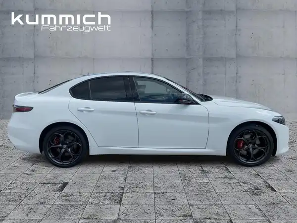 ALFA ROMEO GIULIA (3/15)