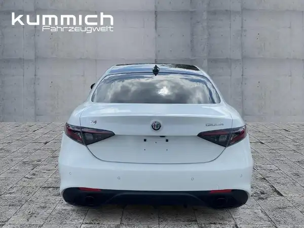 ALFA ROMEO GIULIA (5/15)
