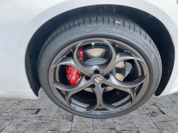 ALFA ROMEO GIULIA (7/15)