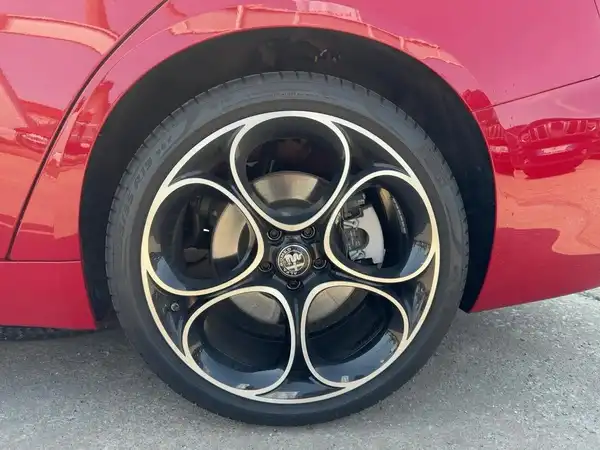 ALFA ROMEO GIULIA (7/15)