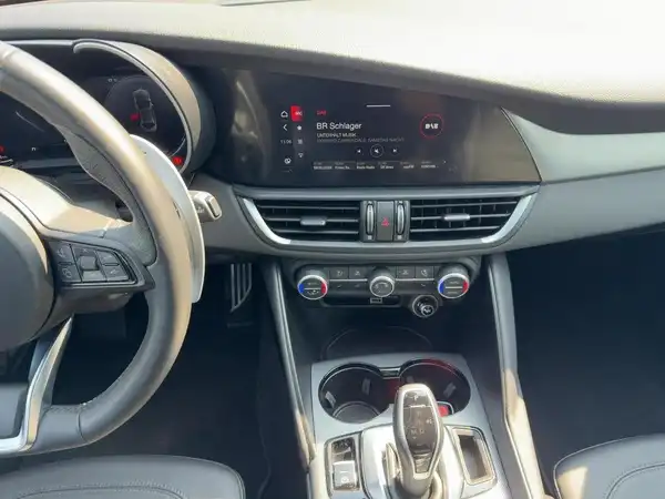 ALFA ROMEO GIULIA (10/15)