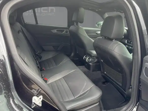 ALFA ROMEO GIULIA (12/15)
