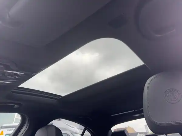 ALFA ROMEO GIULIA (14/15)