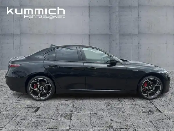 ALFA ROMEO GIULIA (3/15)
