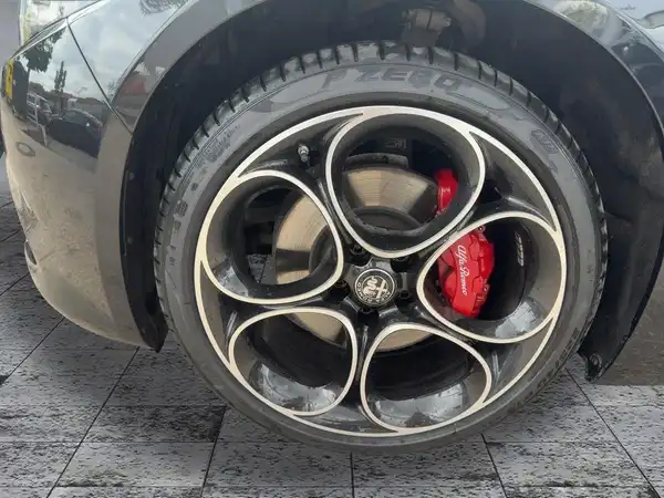 ALFA ROMEO GIULIA (7/15)