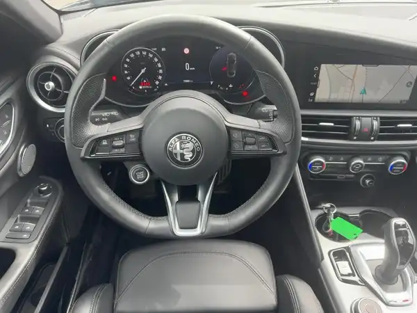 ALFA ROMEO GIULIA (9/15)