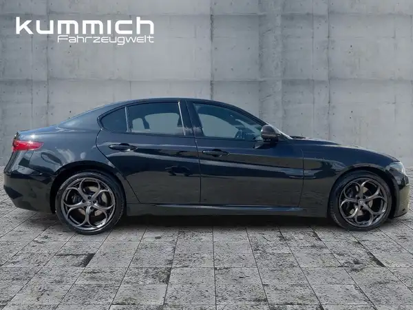 ALFA ROMEO GIULIA (3/15)