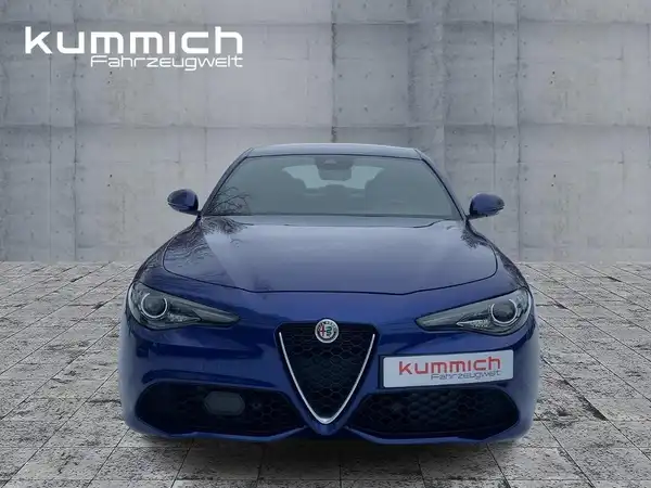 ALFA ROMEO GIULIA (2/15)