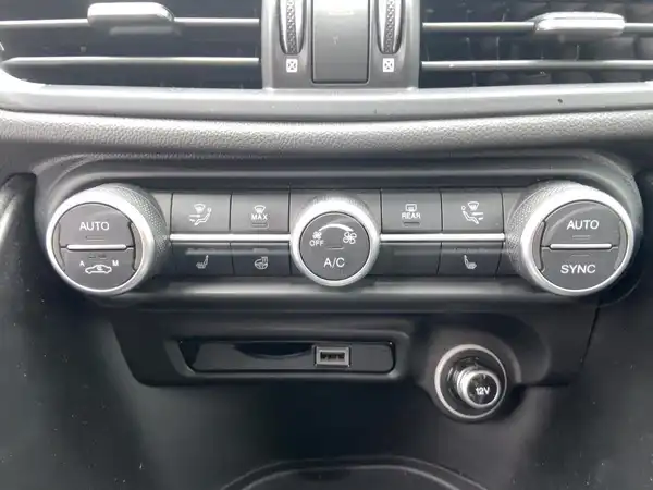 ALFA ROMEO GIULIA (14/15)