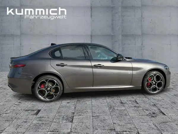 ALFA ROMEO GIULIA (3/15)