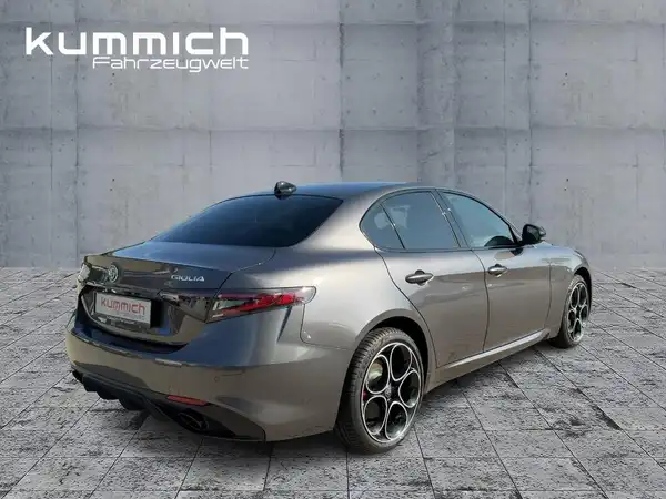 ALFA ROMEO GIULIA (4/15)