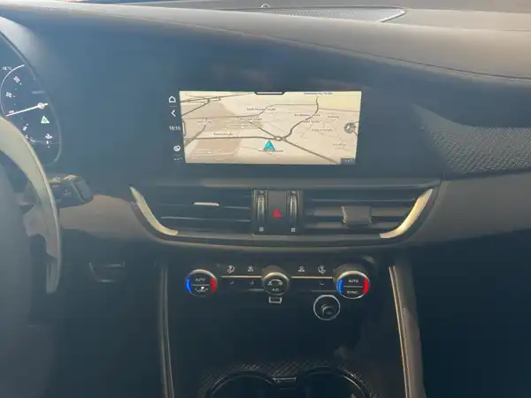 ALFA ROMEO GUILIA QUADRIFOGLIO (10/15)