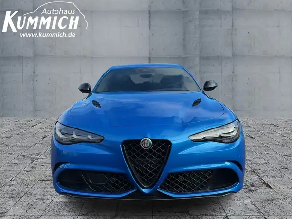 ALFA ROMEO GUILIA QUADRIFOGLIO (2/15)