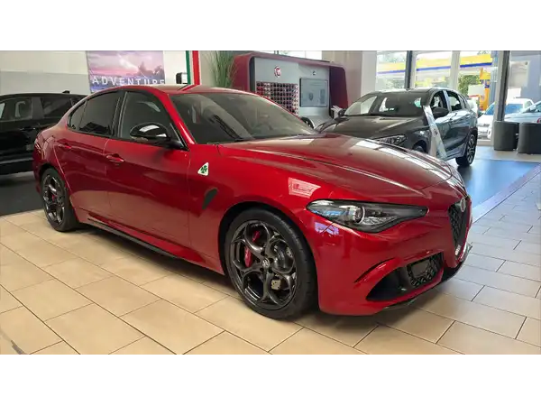 ALFA ROMEO GUILIA QUADRIFOGLIO (3/15)